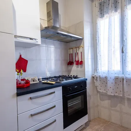 Apartment Artstay Ac Near Metro, Fiumicino Airport