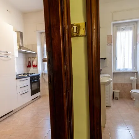Artstay Ac Near Metro, Fiumicino Airport Apartment