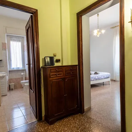 Apartment Artstay Ac Near Metro, Fiumicino Airport *