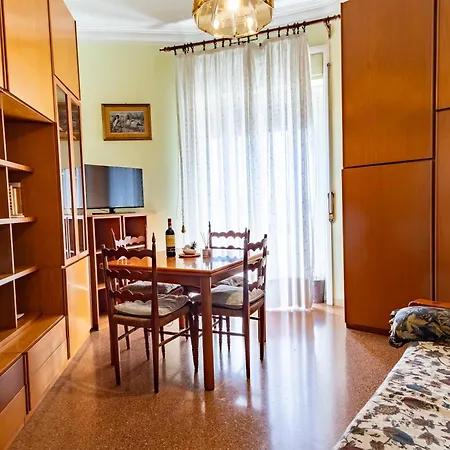 Apartment Artstay Ac Near Metro, Fiumicino Airport