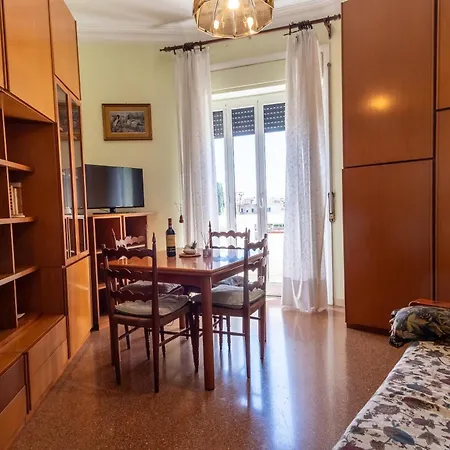 Apartment Artstay Ac Near Metro, Fiumicino Airport Rome