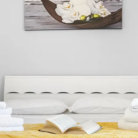 Apartman Artstay Ac Near Metro, Fiumicino Airport