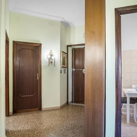 Artstay Ac Near Metro, Fiumicino Airport Apartment *